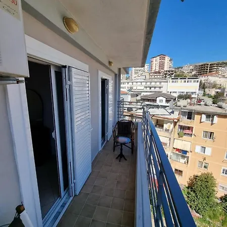 Center 1 Apartment